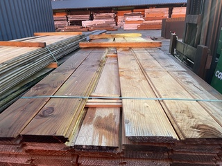 Ca. 130x Douglas wisselsponning/halfhoutsrabat, 16x190mm, lengte 400cm